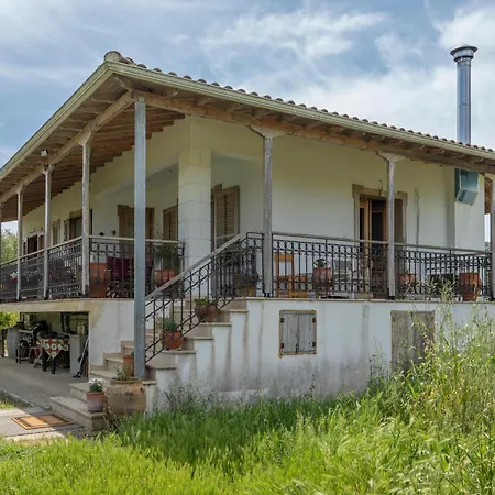 An Authentic Greek House Εξοχικό σπίτι *