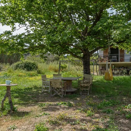 An Authentic Greek House منزل ريفي Lefkáda